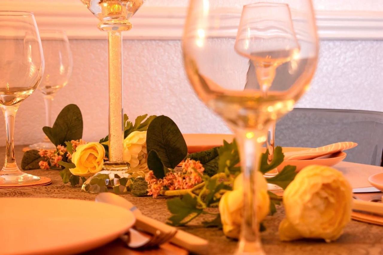 בלפר Courtyard Holiday Apartments מראה חיצוני תמונה