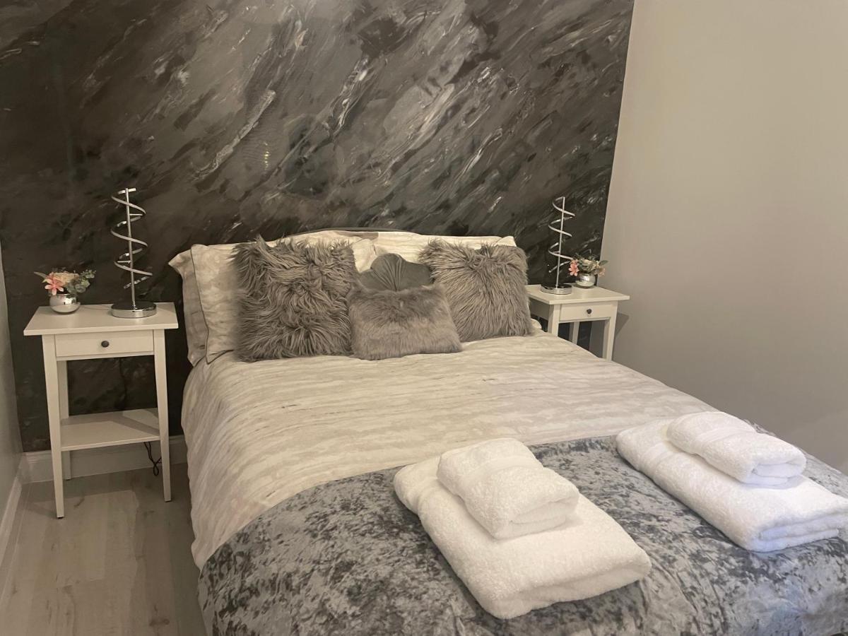 בלפר Courtyard Holiday Apartments מראה חיצוני תמונה