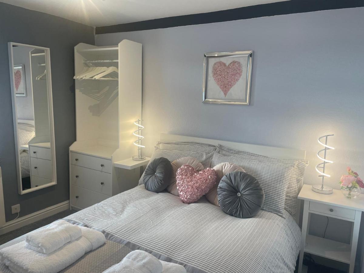 בלפר Courtyard Holiday Apartments מראה חיצוני תמונה