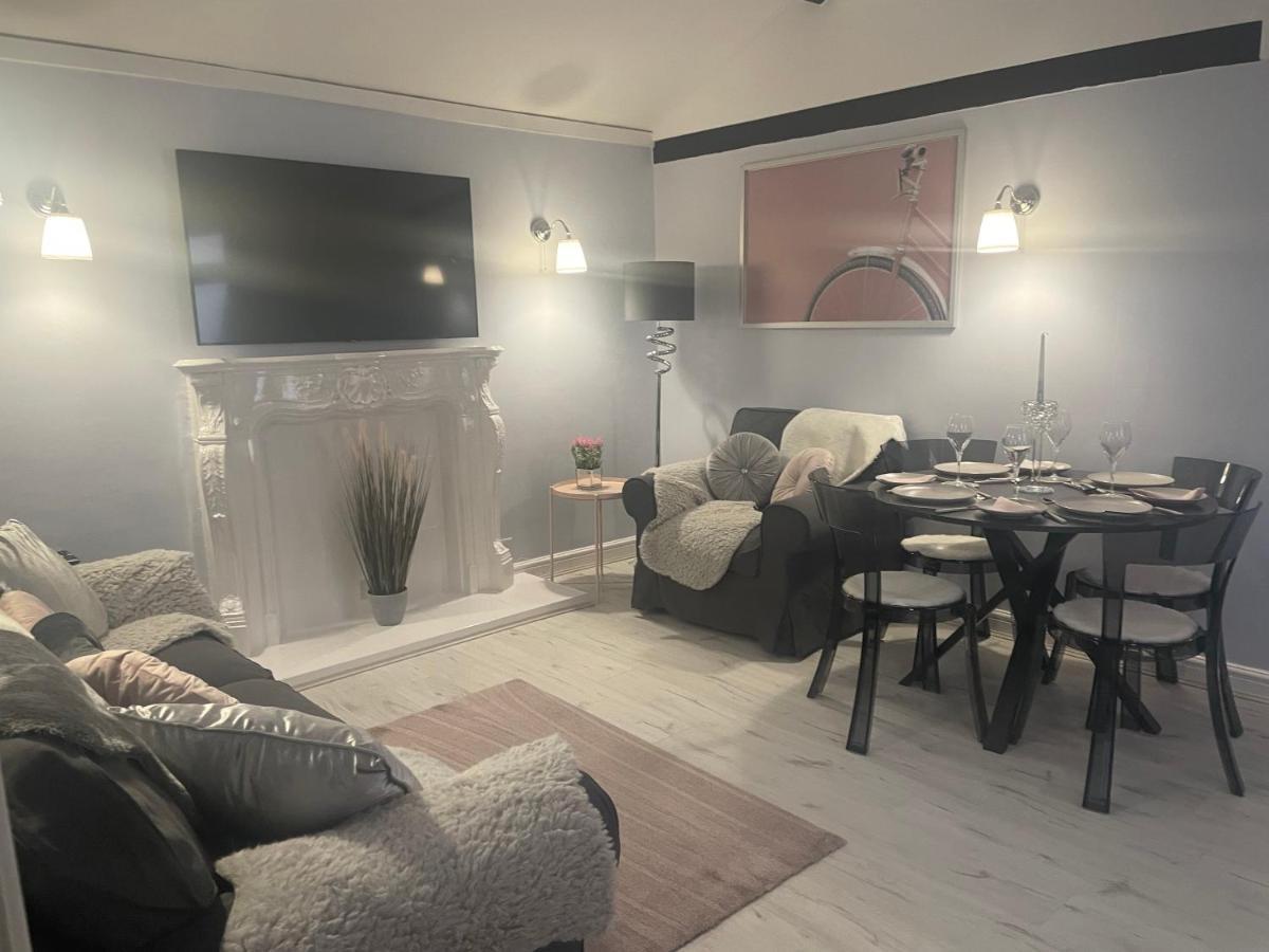 בלפר Courtyard Holiday Apartments מראה חיצוני תמונה