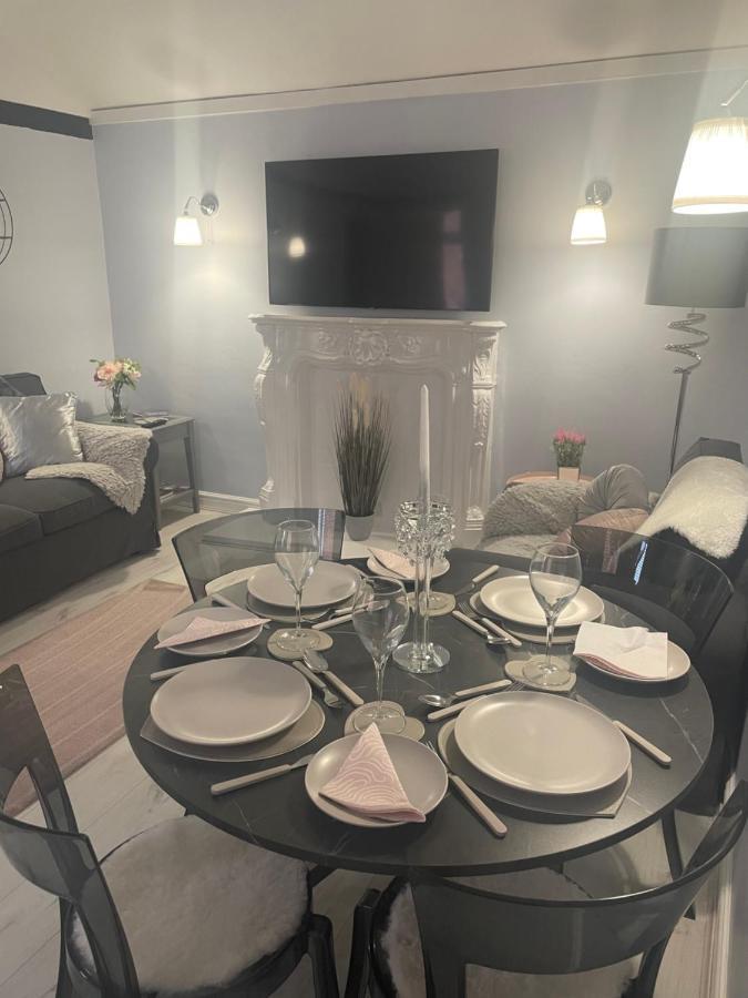 בלפר Courtyard Holiday Apartments מראה חיצוני תמונה
