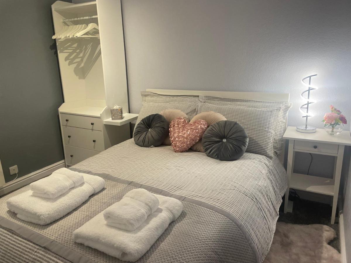 בלפר Courtyard Holiday Apartments מראה חיצוני תמונה