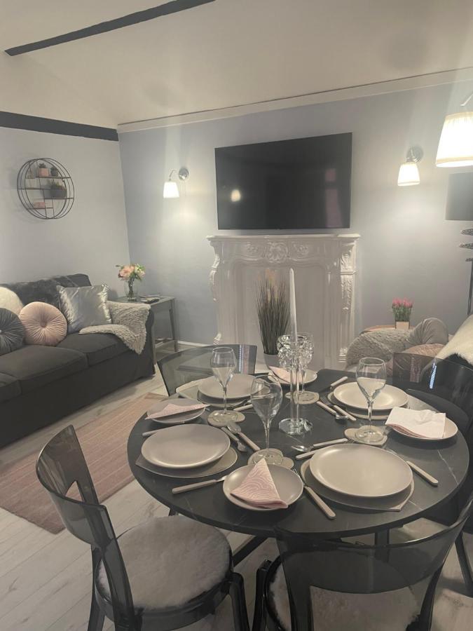 בלפר Courtyard Holiday Apartments מראה חיצוני תמונה